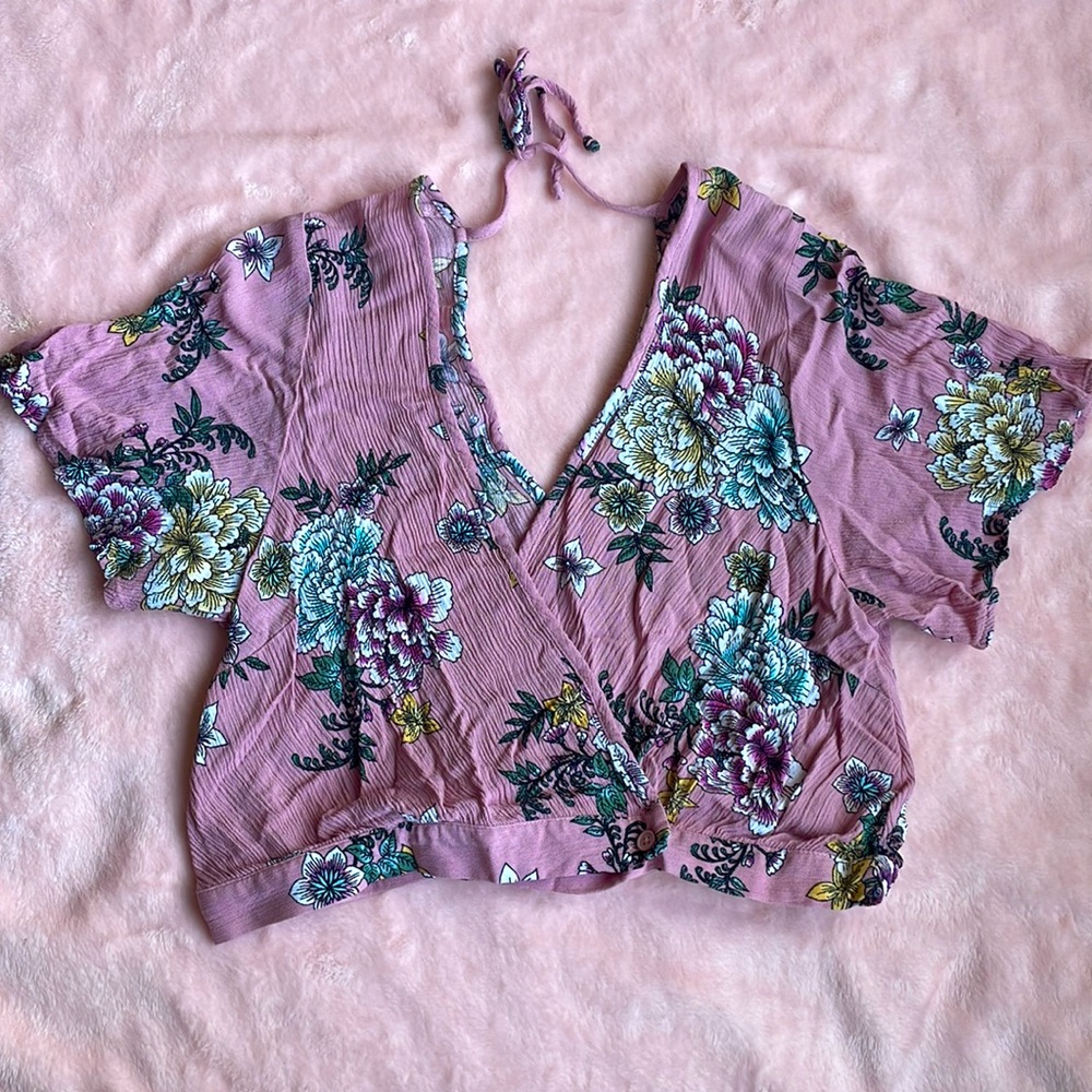 **NEW WITHOUT TAGS** Target crop blouse